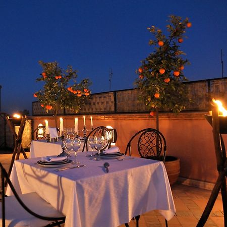 Riad Le Jardin D'Abdou مراكش المظهر الخارجي الصورة Rooftop dining at the hotel