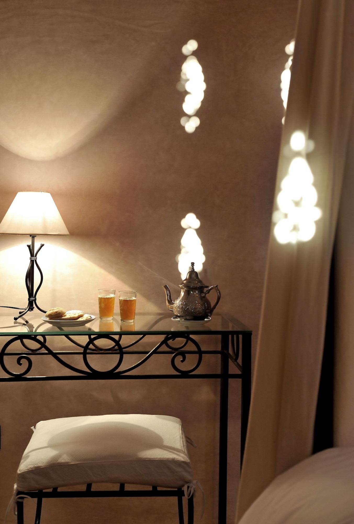 Riad Le Jardin D'Abdou مراكش المظهر الخارجي الصورة A Moroccan tea set